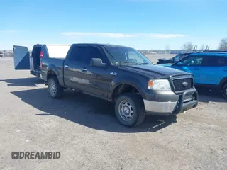 2006 Ford F-150 XLT with VIN 1FTPW14576FA21474, listed as a IAAI auction lot 41692625 with 263,042 mi miles. Bid and sale history available at carsss.com. Image 1.