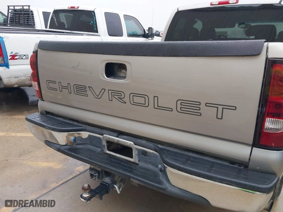 2003 Chevrolet Silverado 1500 LS with VIN 2GCEC19X231278362, listed as a IAAI auction lot 41858074 with 147,654 mi miles. Bid and sale history available at carsss.com. Image 6.
