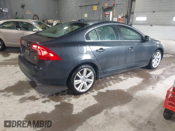2012 Volvo S60 T6 with VIN YV1902FHXC2055428, listed as a IAAI auction lot 41978951 with 136,146 mi miles. Bid and sale history available at carsss.com. Image 4.