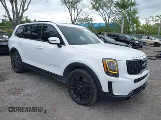 2022 Kia Telluride SX with VIN 5XYP5DHC8NG308797, listed as a IAAI auction lot 41907333 with 65,447 mi miles and . Bid and sale history available at carsss.com. Image 1.