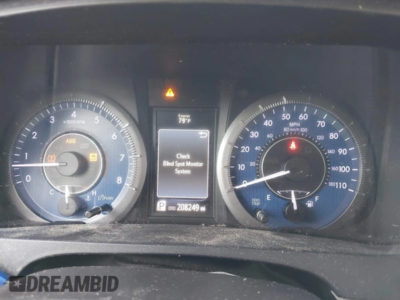 2015 Toyota Sienna XLE with VIN 5TDYK3DC1FS594123, listed as a IAAI auction lot 41944711 with 208,249 mi miles. Bid and sale history available at carsss.com. Image 7.