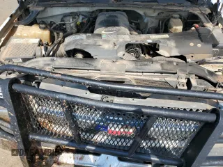 2003 Chevrolet Silverado 1500HD LS z VIN 1GCGK13UX3F239683, wystawiony jako Copart lot #69690574 z przebiegiem 253 887 mil mil oraz Szkoda całkowita • Salvage title. Historia ofert i sprzedaży dostępna na DreamBid. Obrazek 11.