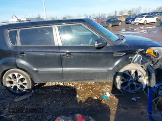 2013 Kia Soul ! with VIN KNDJT2A6XD7539247, listed as a IAAI auction lot 41452416 with 378,887 mi miles. Bid and sale history available at carsss.com. Image 13.