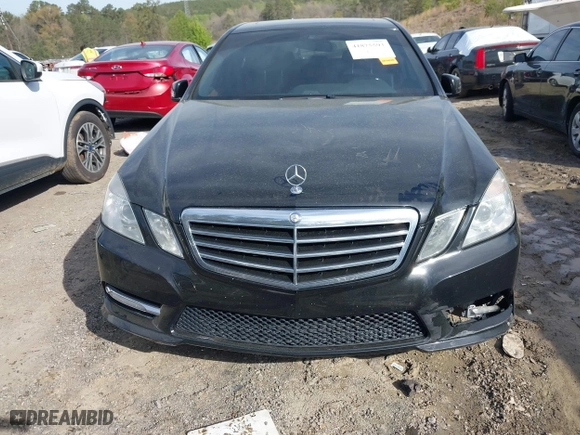 2013 Mercedes-Benz E-Class E 350 Luxury with VIN WDDHF5KB0DA702841, listed as a IAAI auction lot 41875593 with 276,264 mi miles. Bid and sale history available at carsss.com. Image 6.
