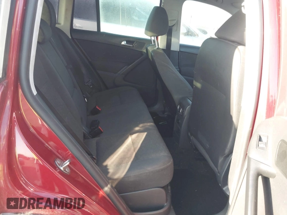 2015 Volkswagen Tiguan R-Line with VIN WVGAV7AX2FW115582, listed as a IAAI auction lot 42215389 with 168,182 mi miles and . Bid and sale history available at DreamBid. Image 8.