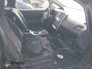 2014 Nissan LEAF SL z VIN 1N4AZ0CP8EC334260, wystawiony jako IAAI lot #42290440 z przebiegiem 53 164 mil mil oraz . Historia ofert i sprzedaży dostępna na DreamBid. Obrazek 5.