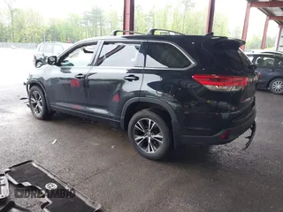 2018 Toyota Highlander LE с VIN 5TDBZRFH2JS855104, выставлен на аукционе IAAI как лот 42263950 с пробегом 51 070 миль миль и . История ставок и продаж доступна на DreamBid. Изображение 3.