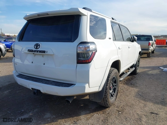 2022 Toyota 4Runner SR5 Premium with VIN JTENU5JR2N5990806, listed as a IAAI auction lot 41012517 with 67,029 mi miles. Bid and sale history available at carsss.com. Image 4.