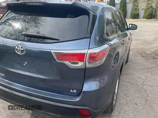 2014 Toyota Highlander LE z VIN 5TDZARFH5ES007181, wystawiony jako Copart lot #56413755 z przebiegiem 211 427 mil mil oraz Czysty tytuł • Clean title. Historia ofert i sprzedaży dostępna na DreamBid. Obrazek 4.