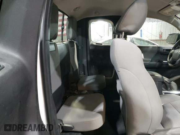 2017 Toyota Tacoma SR z VIN 5TFSX5EN4HX049906, wystawiony jako Copart lot #47266475 z przebiegiem 117 976 mil mil oraz Szkoda całkowita • Salvage title. Historia ofert i sprzedaży dostępna na DreamBid. Obrazek 10.