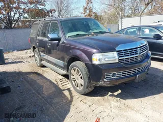 2007 Lincoln Navigator with VIN 5LMFU28577LJ18297, listed as a IAAI auction lot 41683240 with 209,175 mi miles. Bid and sale history available at carsss.com. Image 1.