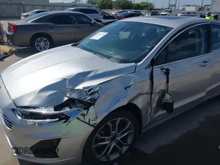 2019 Ford Fusion SEL with VIN 3FA6P0CD2KR116863, listed as a IAAI auction lot 42011256 with 72,676 mi miles. Bid and sale history available at carsss.com. Image 6.