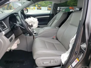 2019 Toyota Highlander SE with VIN 5TDJZRFH8KS932717, listed as a Copart auction lot 57224345 with 76,356 mi miles and Salvage title. Bid and sale history available at DreamBid. Image 7.