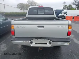 2001 Toyota Tacoma PreRunner with VIN 5TEGN92N71Z812474, listed as a IAAI auction lot 41870464 with 220,650 mi miles. Bid and sale history available at carsss.com. Image 15.