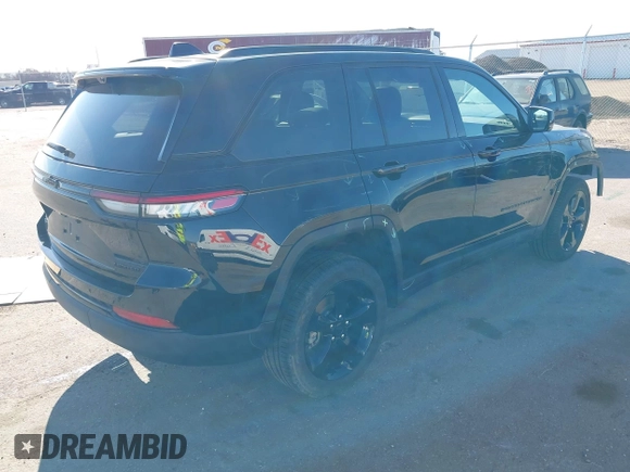 2024 Jeep Grand Cherokee Limited with VIN 1C4RJHBG7RC263546, listed as a IAAI auction lot 41993847 with 5,152 mi miles and . Bid and sale history available at DreamBid. Image 4.