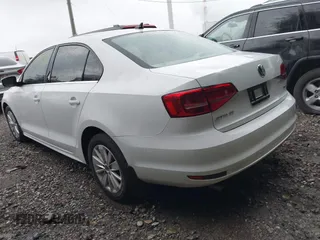 2015 Volkswagen Jetta SE с VIN 3VWD17AJ2FM309891, выставлен на аукционе IAAI как лот 42657281 с пробегом 134 046 миль миль и . История ставок и продаж доступна на DreamBid. Изображение 3.