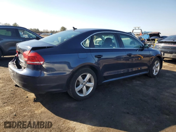 2014 Volkswagen Passat Wolfsburg Edition z VIN 1VWAT7A35EC030742, wystawiony jako Copart lot #46586205 z przebiegiem 185 690 mil mil oraz Szkoda całkowita • Salvage title. Historia ofert i sprzedaży dostępna na DreamBid. Obrazek 3.
