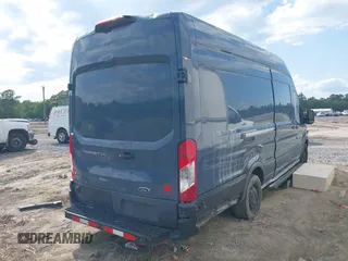 2019 Ford Transit z VIN 1FTYR3XMXKKB33312, wystawiony jako IAAI lot #42253712 z przebiegiem 68 590 mil mil oraz . Historia ofert i sprzedaży dostępna na DreamBid. Obrazek 4.