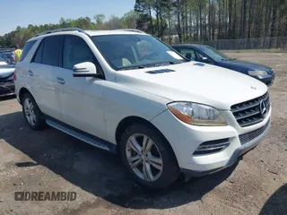 2013 Mercedes-Benz M ML 350 with VIN 4JGDA5HB2DA213898, listed as a IAAI auction lot 41933271 with 201,715 mi miles. Bid and sale history available at carsss.com. Image 1.