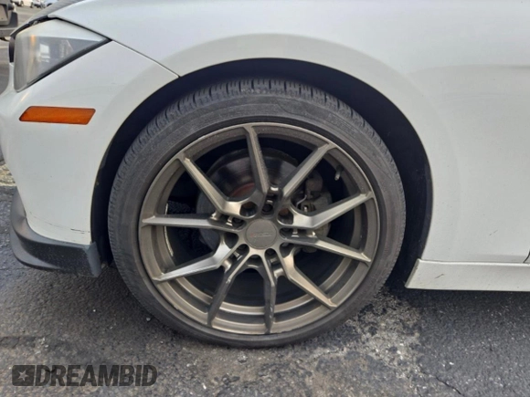 2014 BMW 3 Series 328i xDrive с VIN WBA3B5G57ENS10589, выставлен на аукционе Copart как лот 60533065 с пробегом 208 112 миль миль и Чистый • Clean title. История ставок и продаж доступна на DreamBid. Изображение 11.
