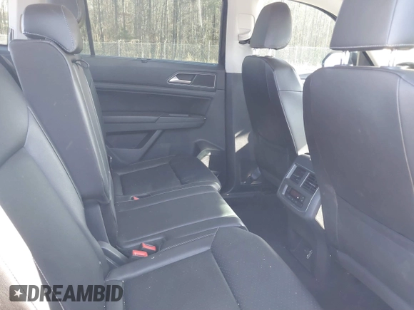 2018 Volkswagen Atlas SE z VIN 1V2LR2CA4JC582833, wystawiony jako IAAI lot #41452891 z przebiegiem 122 396 mil mil oraz . Historia ofert i sprzedaży dostępna na DreamBid. Obrazek 8.