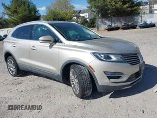 2017 Lincoln MKC Reserve with VIN 5LMCJ3D95HUL49317, listed as a IAAI auction lot 40549040 with 80,414 mi miles. Bid and sale history available at carsss.com. Image 1.