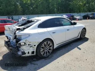 2022 BMW 4 Series M440i xDrive with VIN WBA13AW07NFM58905, listed as a Copart auction lot 60683905 with 18,664 mi miles and Salvage title. Bid and sale history available at DreamBid. Image 3.