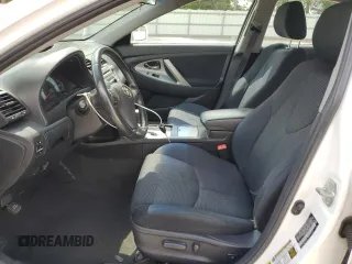 2010 Toyota Camry z VIN 4T1BF3EK1AU516554, wystawiony jako Copart lot #57699885 z przebiegiem 170 135 mil mil oraz Szkoda całkowita • Salvage title. Historia ofert i sprzedaży dostępna na DreamBid. Obrazek 7.