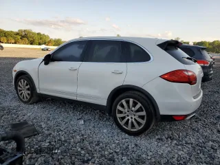 2013 Porsche Cayenne S с VIN WP1AB2A28DLA85229, выставлен на аукционе Copart как лот 50935415 с пробегом 215 629 миль миль и Списание • Salvage title. История ставок и продаж доступна на DreamBid. Изображение 2.