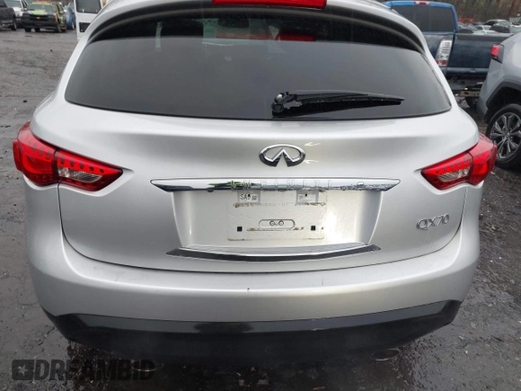 2016 Infiniti QX70 with VIN JN8CS1MU1GM671887, listed as a IAAI auction lot 41741481 with 88,547 mi miles and . Bid and sale history available at DreamBid. Image 17.