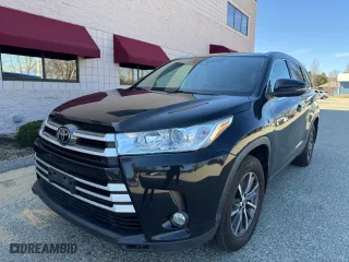 2018 Toyota Highlander SE with VIN 5TDJZRFH1JS852352, listed as a Copart auction lot 54444065 with 174,793 mi miles and Clean Title. Bid and sale history available at carsss.com. Image 2.