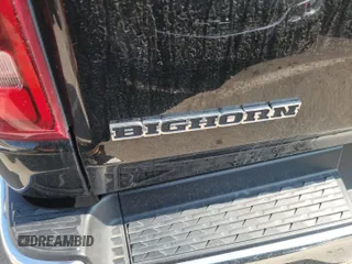 2022 Ram 1500 Big Horn z VIN 1C6RRFFG3NN179043, wystawiony jako IAAI lot #42566379 z przebiegiem 90 922 mil mil oraz . Historia ofert i sprzedaży dostępna na DreamBid. Obrazek 15.