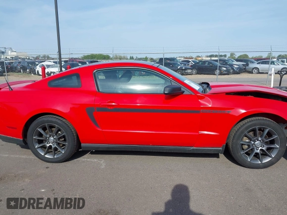2011 Ford Mustang V6 z VIN 1ZVBP8AM3B5101427, wystawiony jako IAAI lot #42213912 z przebiegiem 146 591 mil mil oraz . Historia ofert i sprzedaży dostępna na DreamBid. Obrazek 13.