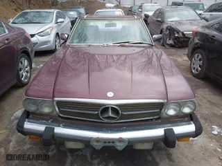 1988 Mercedes-Benz 560 Series 560SL with VIN WDBBA48D0JA077921, listed as a IAAI auction lot 41450795 with 155,749 mi miles. Bid and sale history available at carsss.com. Image 12.