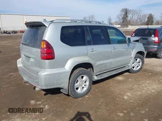 2005 Lexus GX 470 with VIN JTJBT20X250085307, listed as a IAAI auction lot 41783340 with 259,386 mi miles. Bid and sale history available at carsss.com. Image 4.