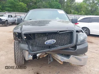 2005 Ford F-150 XLT z VIN 1FTRW12W35FB34549, wystawiony jako IAAI lot #41923359 z przebiegiem 286 494 mil mil oraz . Historia ofert i sprzedaży dostępna na DreamBid. Obrazek 6.