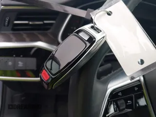 2023 Audi A6 Premium z VIN WAUD3BF27PN068058, wystawiony jako IAAI lot #42179522 z przebiegiem 7 869 mil mil oraz . Historia ofert i sprzedaży dostępna na DreamBid. Obrazek 11.