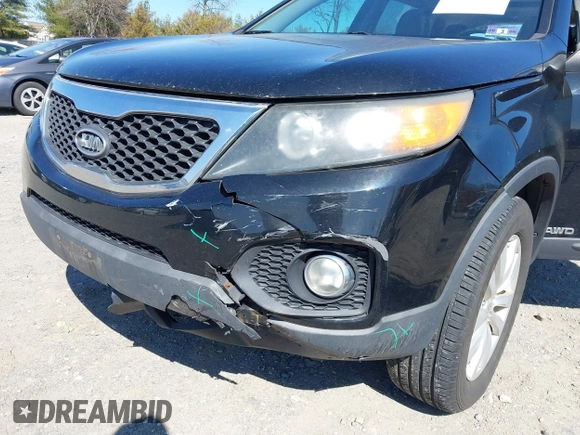 2011 Kia Sorento EX with VIN 5XYKUDA26BG001235, listed as a IAAI auction lot 41754357 with 131,321 mi miles. Bid and sale history available at carsss.com. Image 6.