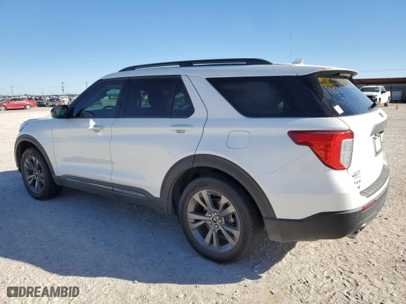 2022 Ford Explorer XLT with VIN 1FMSK7DH5NGB45010, listed as a Copart auction lot 44049045 with NaN miles and Salvage Title. Bid and sale history available at carsss.com. Image 2.