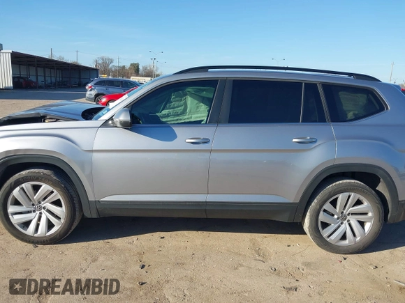 2022 Volkswagen Atlas 3.6L V6 SE w/Technology with VIN 1V2KR2CA3NC553471, listed as a IAAI auction lot 41676244 with 39,520 mi miles. Bid and sale history available at carsss.com. Image 14.
