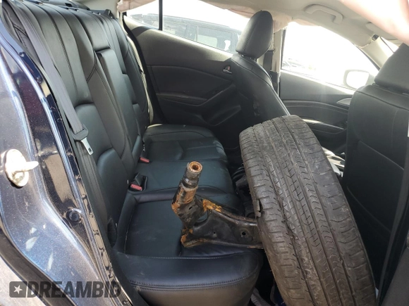 2018 Mazda 3 Touring z VIN 3MZBN1V31JM168860, wystawiony jako Copart lot #61908745 z przebiegiem Nie podano mil oraz Szkoda całkowita • Salvage title. Historia ofert i sprzedaży dostępna na DreamBid. Obrazek 10.