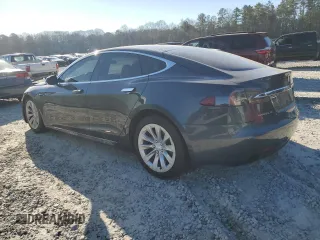 2018 Tesla Model S 75D with VIN 5YJSA1E26JF283528, listed as a Copart auction lot 46980685 with 35,371 mi miles and Salvage Title. Bid and sale history available at DreamBid. Image 2.