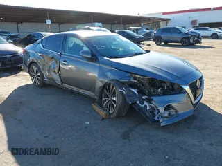 2020 Nissan Altima Platinum with VIN 1N4BL4FV9LN304659, listed as a IAAI auction lot 41507014 with 59,962 mi miles and . Bid and sale history available at carsss.com. Image 1.