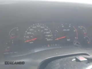 2003 Ford F-350 XL z VIN 1FTSW31F63EB28150, wystawiony jako IAAI lot #41600324 z przebiegiem Nie podano mil oraz . Historia ofert i sprzedaży dostępna na DreamBid. Obrazek 15.