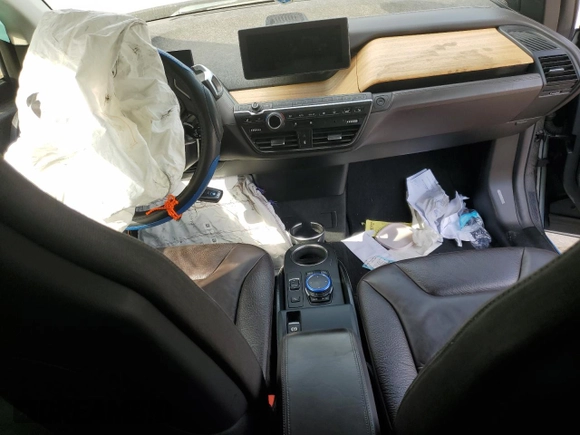 2015 BMW i3 with VIN WBY1Z4C52FV500017, listed as a Copart auction lot 60081473 with 0 mi miles. Bid and sale history available at carsss.com. Image 8.
