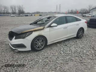 2015 Hyundai Sonata Sport z VIN 5NPE34AB0FH053345, wystawiony jako Copart lot #45194645 z przebiegiem Nie podano mil oraz Szkoda całkowita • Salvage title. Historia ofert i sprzedaży dostępna na DreamBid. Obrazek 1.