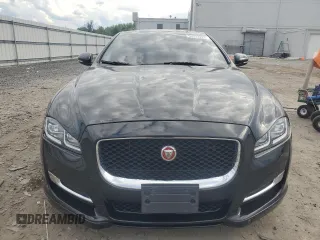 2019 Jaguar XJ R-Sport with VIN SAJWA1C7XK8W21242, listed as a Copart auction lot 56092225 with 47,727 mi miles and Salvage title. Bid and sale history available at DreamBid. Image 5.