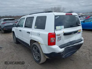 2014 Jeep Patriot Sport with VIN 1C4NJPBA1ED798347, listed as a IAAI auction lot 41902508 with 133,138 mi miles. Bid and sale history available at carsss.com. Image 3.