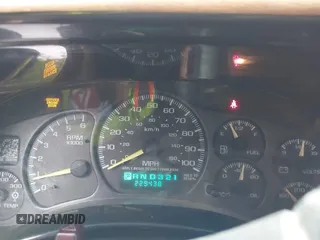 2000 Chevrolet Silverado 2500 LS z VIN 1GCFC29U5YE259603, wystawiony jako IAAI lot #42426550 z przebiegiem 229 438 mil mil oraz . Historia ofert i sprzedaży dostępna na DreamBid. Obrazek 7.