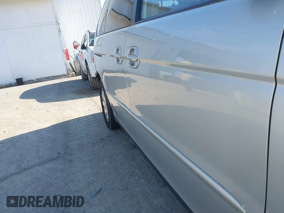 2004 Honda Odyssey EX z VIN 5FNRL18614B037143, wystawiony jako IAAI lot #42362262 z przebiegiem 203 023 mil mil oraz . Historia ofert i sprzedaży dostępna na DreamBid. Obrazek 6.
